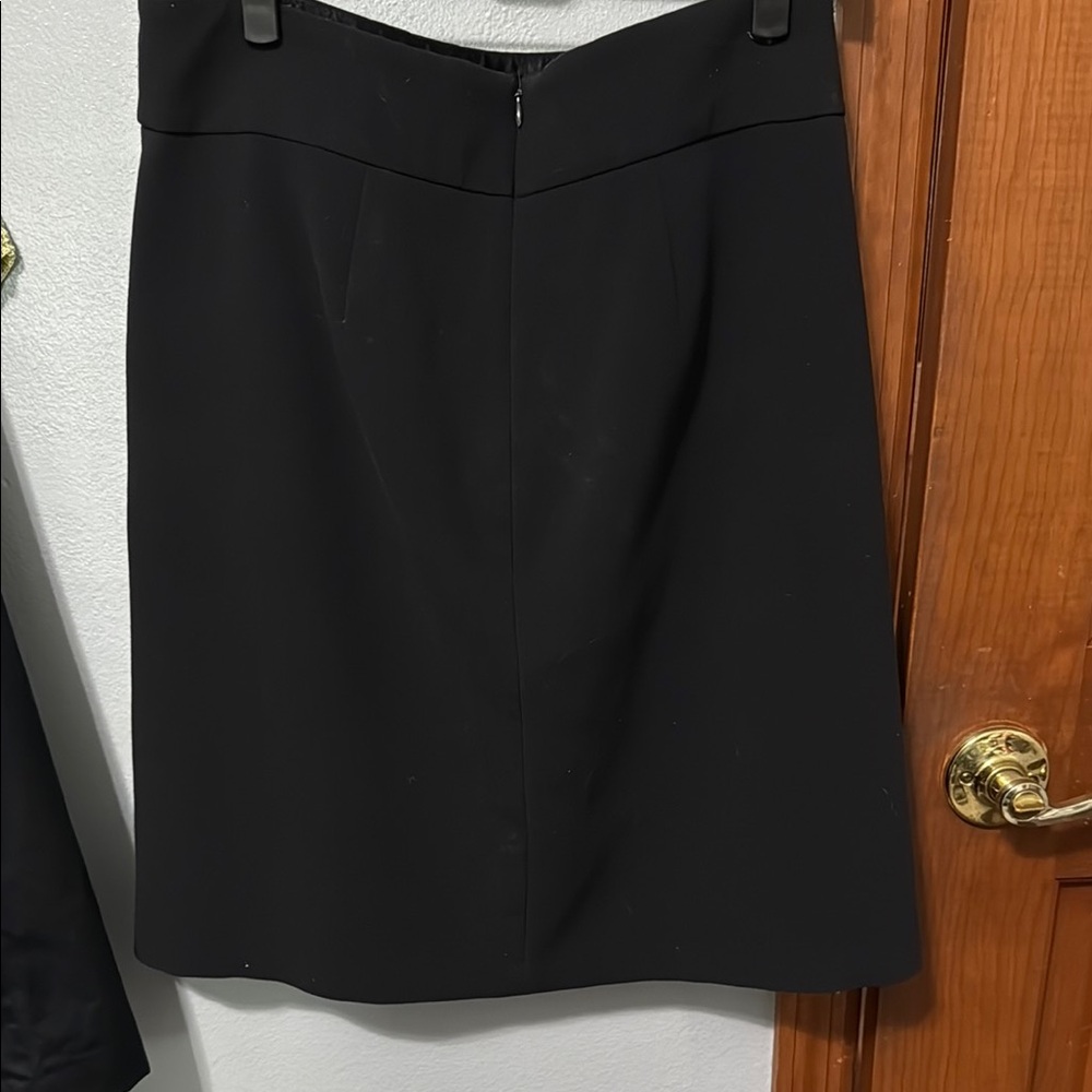 Banana Republic Black A-Line Knee-Length Skirt - Picture 4 of 4